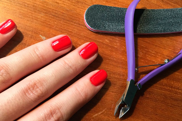 Чем опасен «русский маникюр»: дерматолог рассказала, как удаление кутикулы влияет на рост ногтя