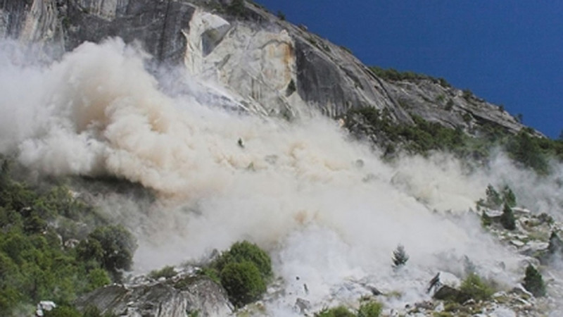 Попала под камнепад: туристка из Екатеринбурга погибла в горах Алтая