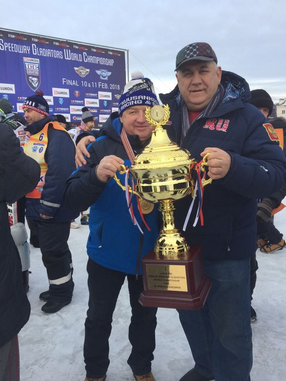 Сборная России по мотогонкам на льду, где выступал и гонщик из Каменска, стала лидером в мировом первенстве, посвятив победу олимпийцам