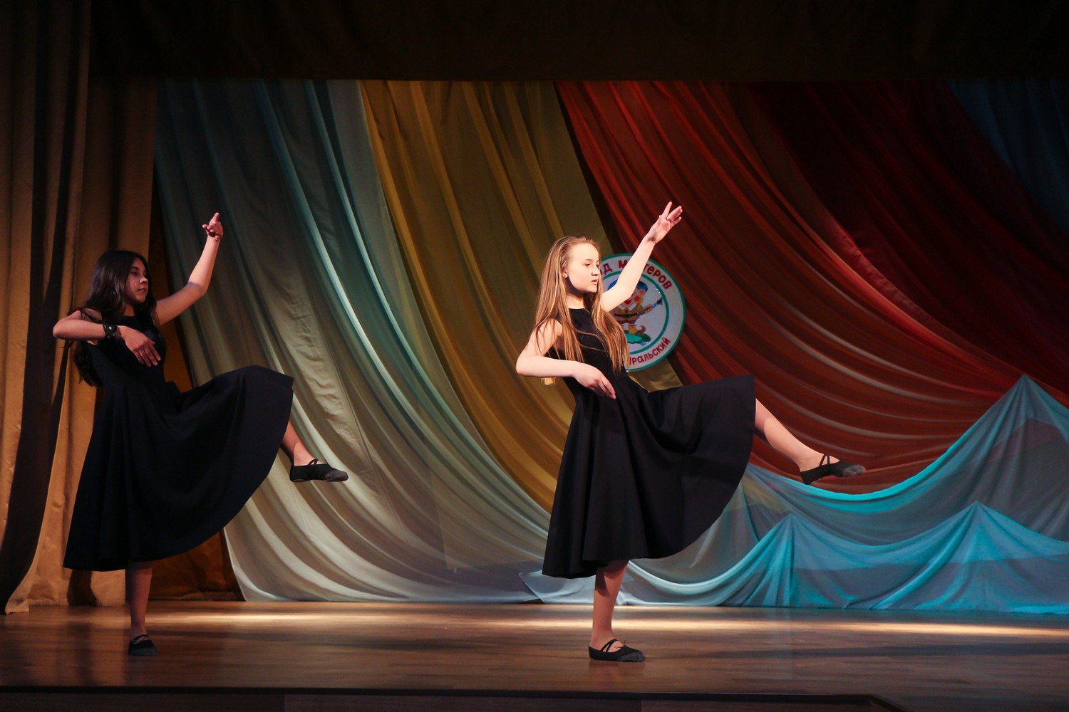 Не просто фестиваль — настоящий праздник! Дети Каменска, оказавшиеся в трудной жизненной ситуации, творили руками, говорили и пели