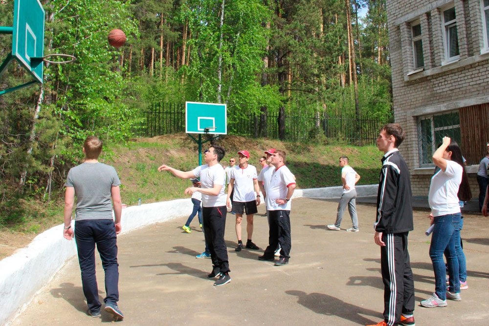 Дети работников завода Каменска этим летом едут отдыхать в Хакасию, желающих работников с сыновьями и дочками ждет и «Каменный пояс»