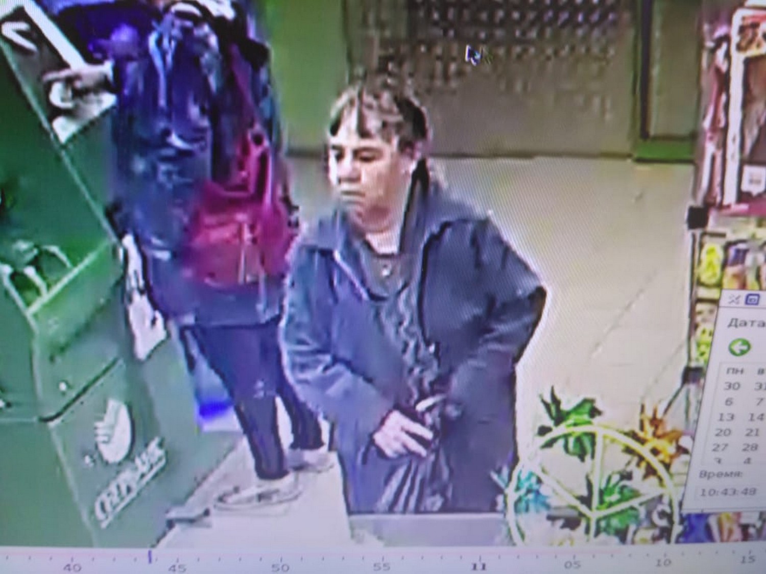 В Каменске-Уральском разыскивают женщину — она еще в июне прихватила из камеры хранения в магазине продукты и сумку...