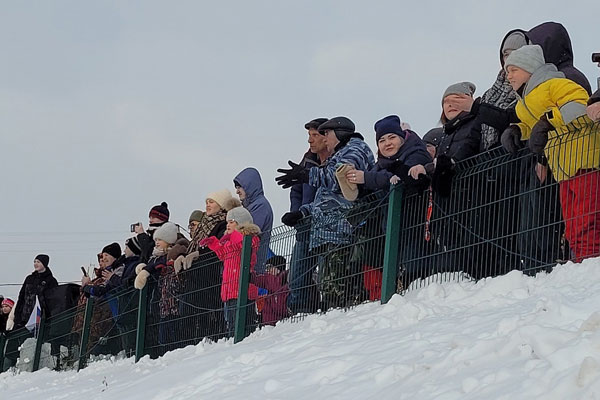 Соревнования по мотоциклетному спорту посмотрели условно осуждённые подростки в Каменске-Уральском