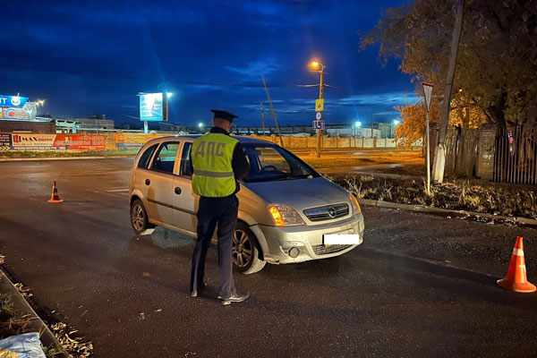 В Каменске-Уральском Opel сбил 14-летнюю девочку с двухлетним ребенком на руках