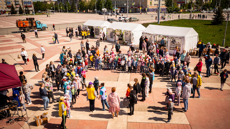 В Каменске-Уральском прошла благотворительная акция «Белый цветок»