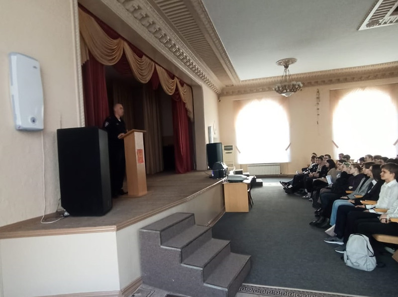 Полиция рассказала учащимся каменского колледжа о профилактике мошенничества