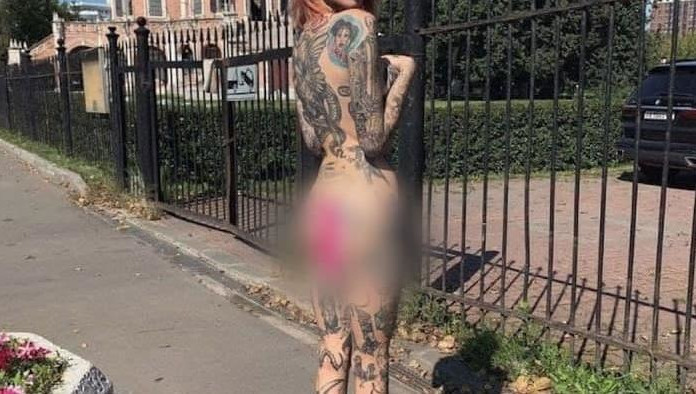 Блогершу отправили на принудительное лечение за обнаженные фото у храма в Москве