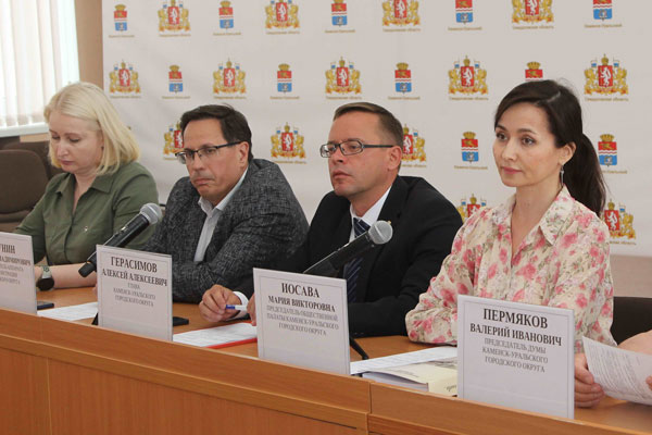 В Каменске-Уральском общественная палата обсудила проблемы общественного транспорта