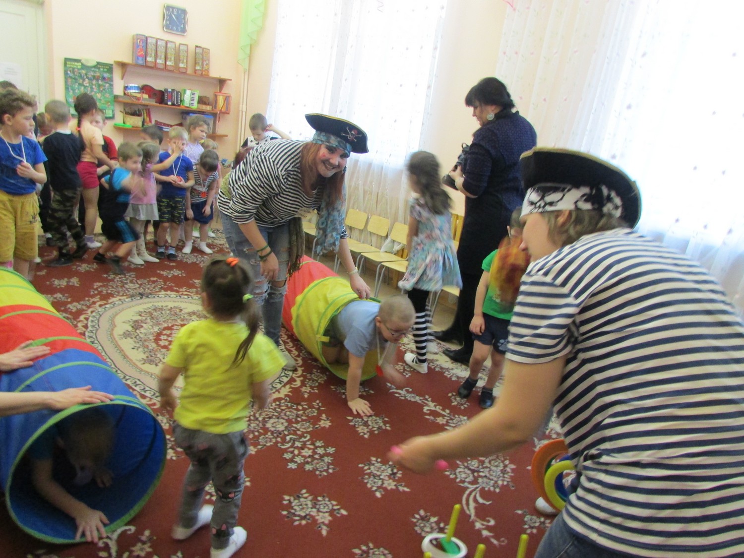 Каменские библиотекари устроили для детсадовцев пиратскую вечеринку – на «Черной жемчужине» отправились с детьми к Тортуге!