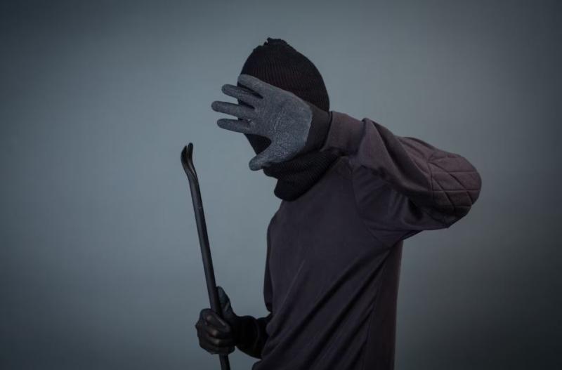 «Советуем поставить камеры»: в Каменске-Уральском стали больше воровать и нападать на людей | Магазинам Каменска-Уральского рекомендовали установить камеры видеонаблюдения 