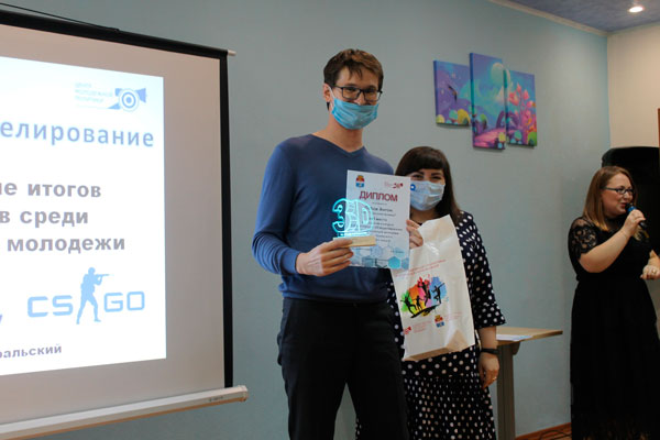 Геймеры-заводчане сражались в «Counter-Strike: go» в Каменске-Уральском — пять команд целую неделю бились за звание лучшей. Кто победил?