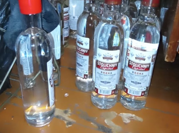 Сотрудники полиции Каменска-Уральского закрыли точку торговли алкогольным суррогатом