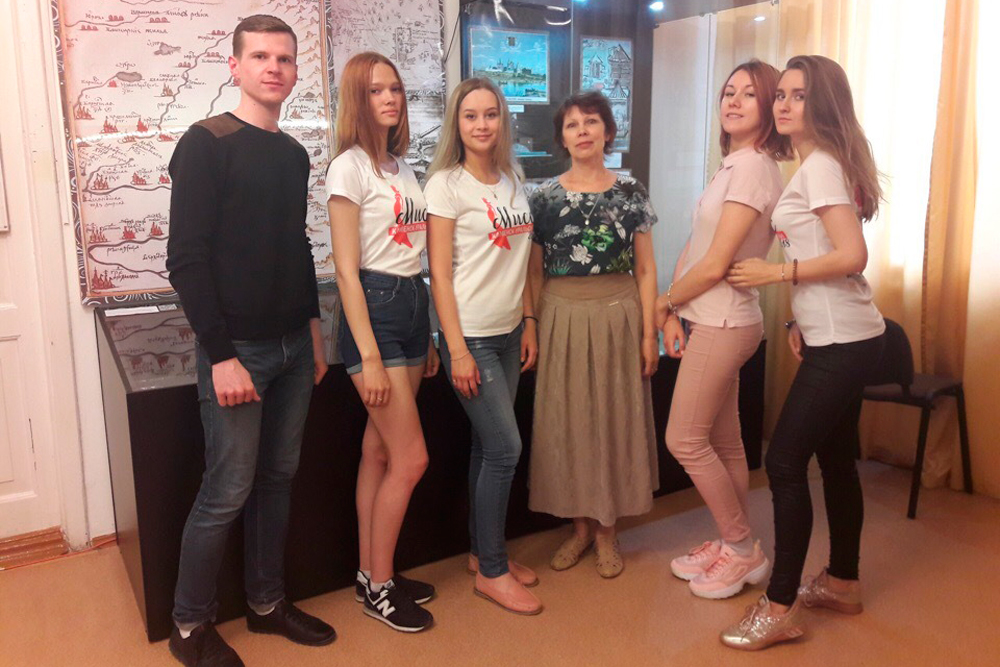 Претендентки на звание «Мисс Каменск-Уральский» в краеведческом музее восполняли пробелы в знаниях об истории родного Каменска-Уральского