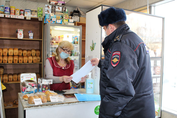 Полицейские несколько дней учили работников торговли в Каменске-Уральском разбираться, не фальшивками ли с ними расплачиваются