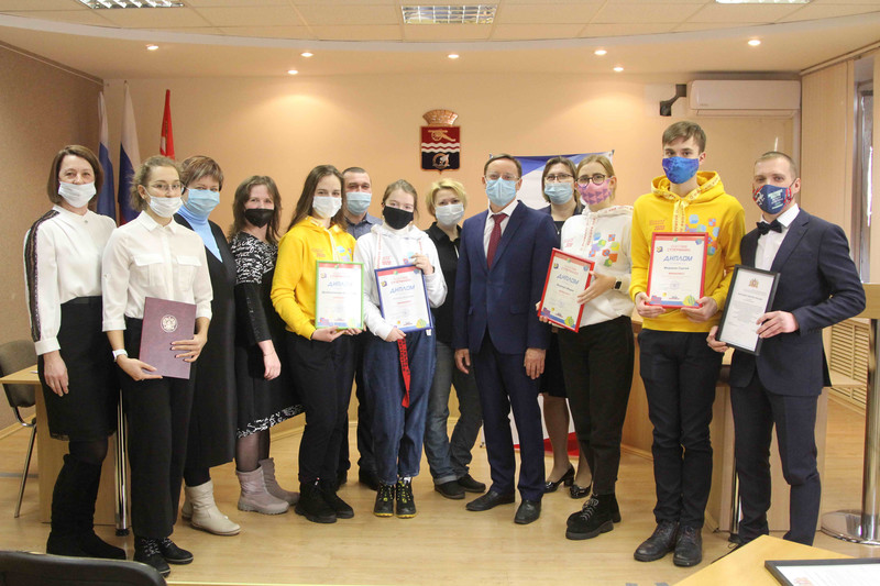 «Продолжайте в том же духе». Четверо каменских школьников стали финалистами Всероссийского конкурса «Большая перемена». Имена победителей