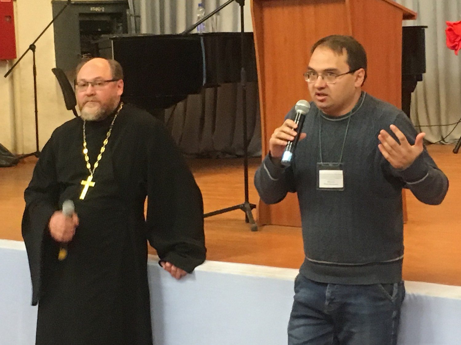 На семинаре в Каменске выясняли как воспитывать патриотов, искореняя экстремизм и терроризм из молодых умов. Мнениями делились эксперты