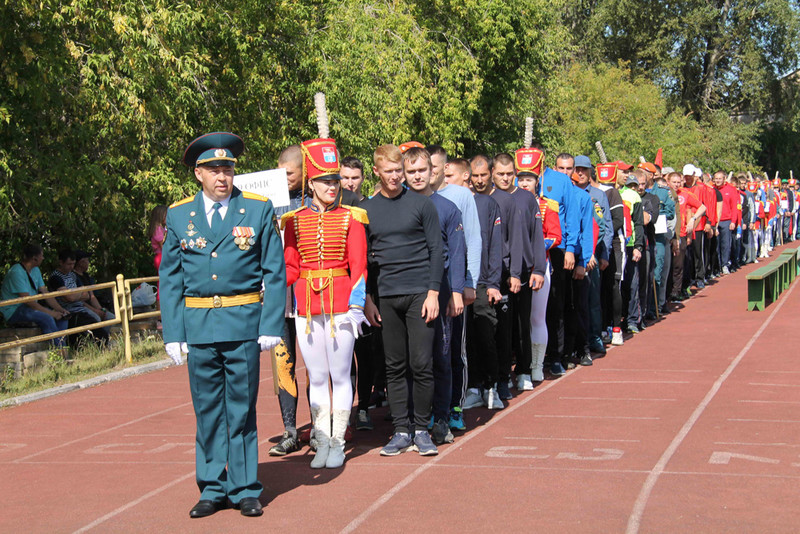 Спорт сильных и мужественных людей: огнеборцы со всей области собрались в Каменске-Уральском на свой профильный чемпионат. Было зрелищно!