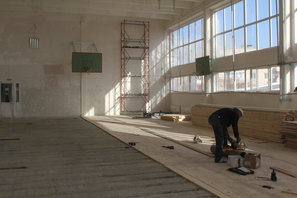 Проблем с выполнением условий контракта никаких. Мэр Каменска-Уральского проверил, как школы расходуют 80 млн руб. по госпрограмме