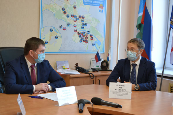 Уже с февраля скорая Каменска-Уральского перейдет на аутсорсинг — в мэрии говорят, водители останутся те же, а автопарк будет обновлен