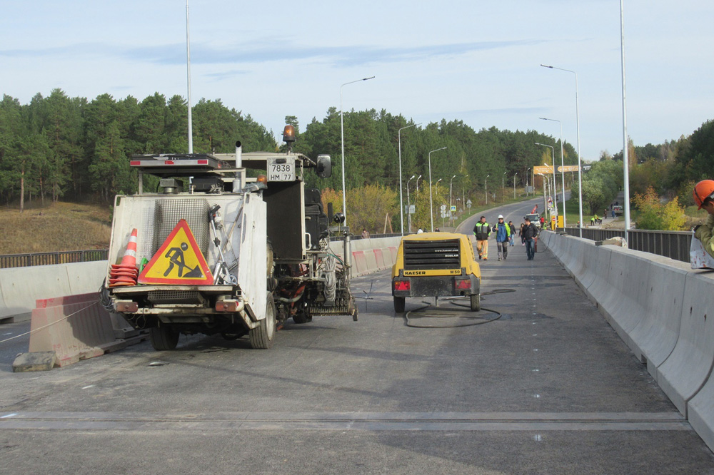 До открытия Байновского моста в Каменске-Уральском – всего сутки. С ревизией здесь побывал мэр Шмыков. Доделать успели не все...