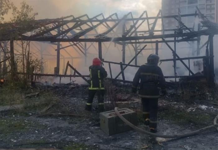 На Урале за сутки — 15 пожаров: есть погибшие и пострадавшие | МЧС: на Среднем Урале ликвидировано 15 возгораний за сутки