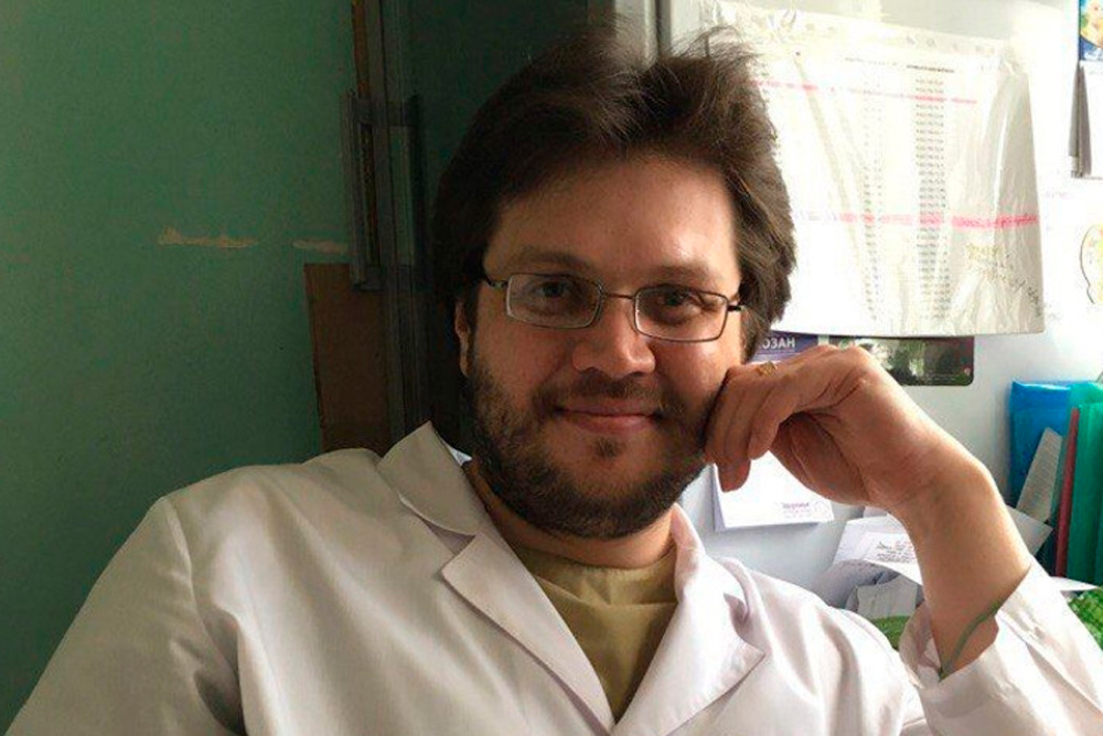 У челябинского врача-вампира, расчленившего одноклассника, при обыске нашли несколько дипломов