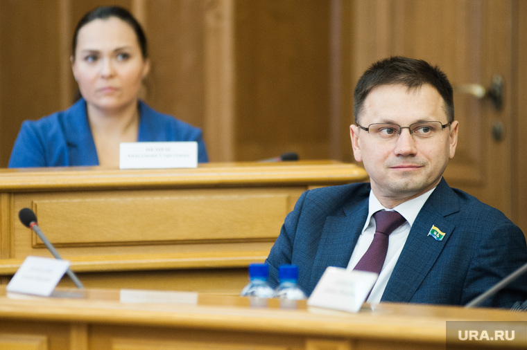 Больного коронавирусом cвердловского депутата отказались лечить