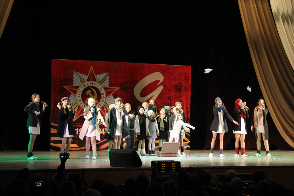 «Есть события, которые волнуют душу и сердце»: мэр Каменска-Уральского поздравил гостей вечера памяти тех, кто приближал Великую Победу