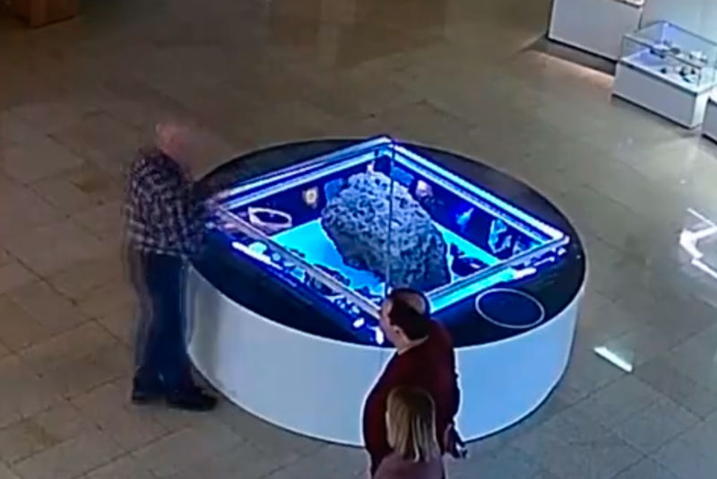 Над челябинским метеоритом сам собой поднялся защитный купол