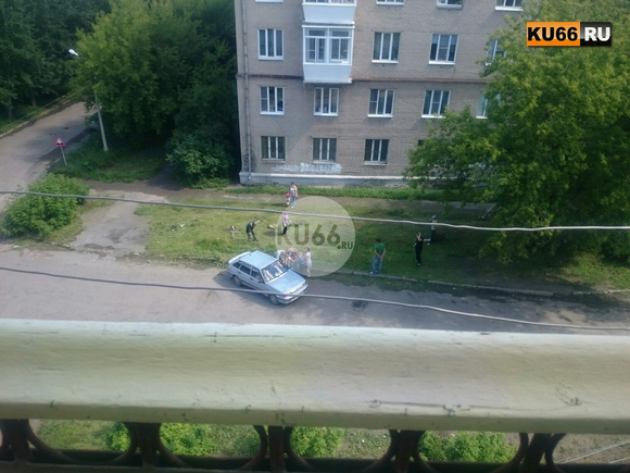 В Каменске-Уральском нетрезвый водитель сбил газонокосильщика и скрылся с места ДТП