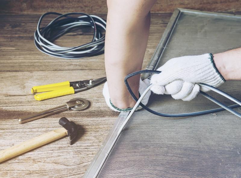 Смерть двух рабочих за сутки в Екатеринбурге — удар током и падение с высоты | В Екатеринбурге за сутки на стройках погибли двое рабочих