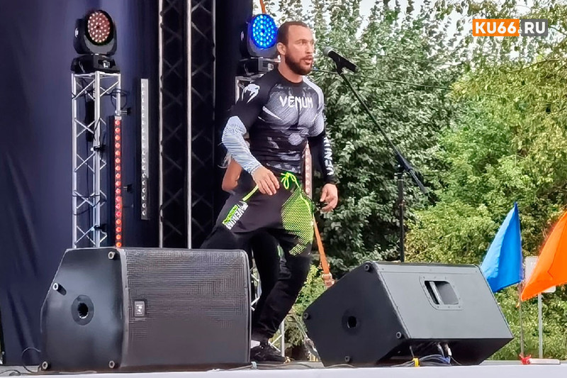 Боксер Беспутин родом из Каменска-Уральского предпочел боям в Англии и Америке поединок с мексиканцем в ставшем ему родным Красноярске