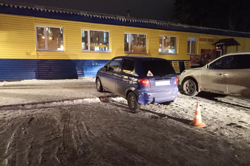 Дорожные полицейские ищут очевидцев ДТП в Каменске-Уральском: неизвестный протаранил Дэу Матиз на ул. Олега Кошевого и скрылся