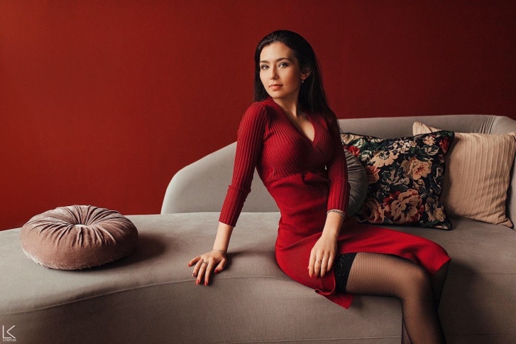 Жительница Каменска-Уральского потенциально готова раздеться, чтобы попасть на обложку журнала Maxim. Борется за предварительную победу