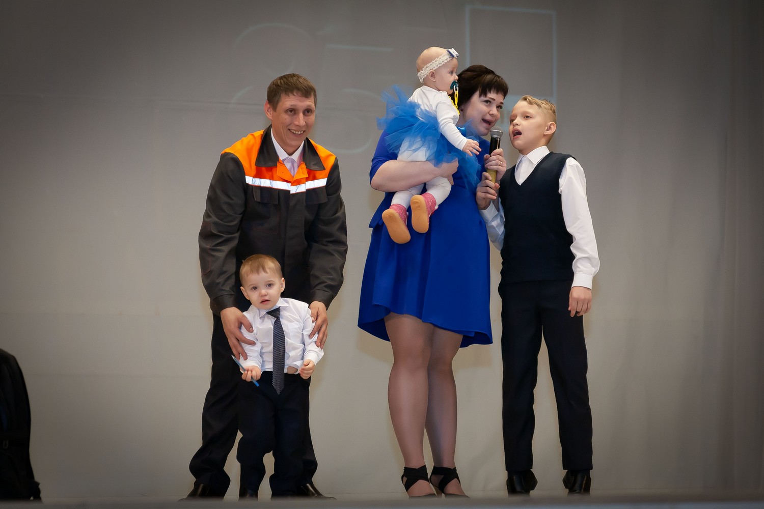 Молодые семьи работников СинТЗ Каменска рука об руку с близкими доказывали, кто из них талантливее. Самой юной участнице - семь месяцев! Молодые семьи работников СинТЗ Каменска рука об руку с близкими доказывали, кто из них талантливее. Самой юной участнице - семь месяцев!