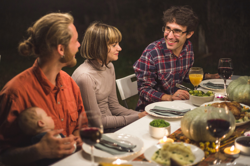 Как пережить новогодний стол: советы педиатра для взрослых и детей | Что происходит с организмом за праздничным столом и как избежать перегрузки