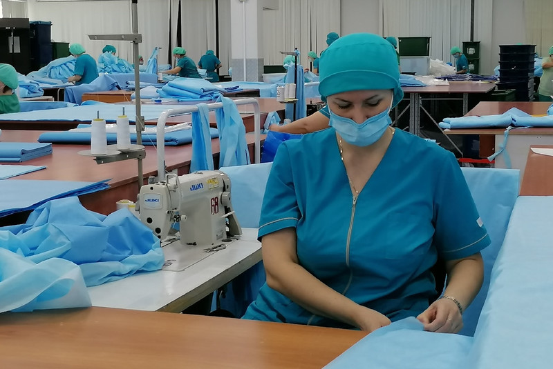 Предприятие по производству одноразовых медицинских изделий в Каменске-Уральском разрастается — женщин принимают на работу, идет обучение