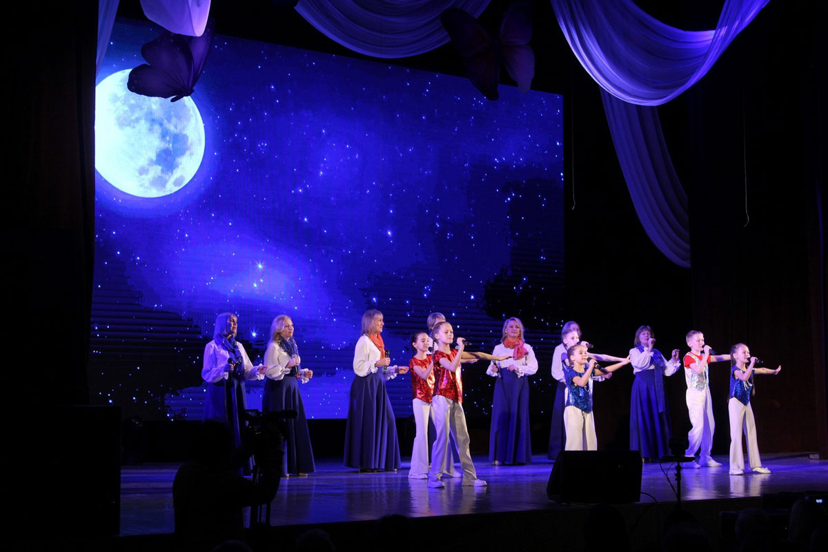 В Каменске-Уральском прошел праздничный вечер к Международному женскому дню | В Каменске-Уральском прошел торжественный вечер к 8 Марта