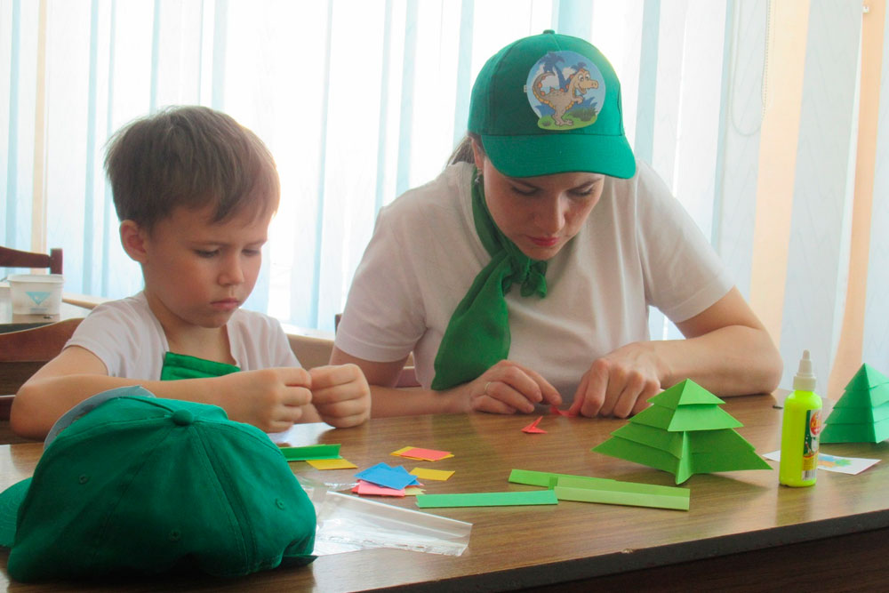В рамках «Города мастеров» родители вместе с детьми «конструировали» мкрн Южный в Каменске-Уральском из бумаги в технике оригами