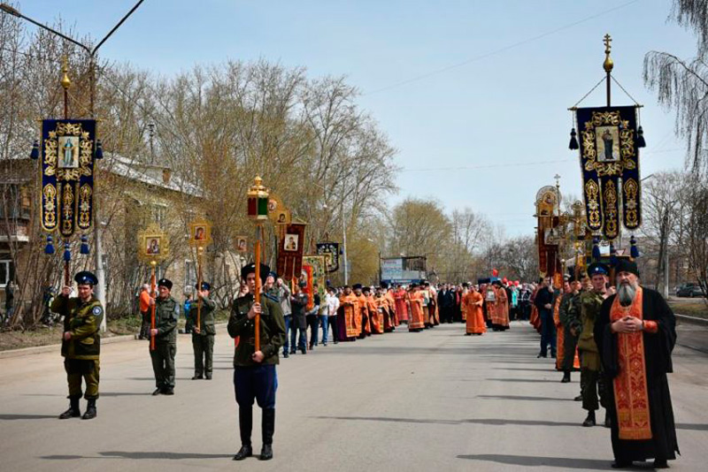 Автобусы пустят в объезд, автомобилям движение перекроют: в День народного единства из-за крестного хода закроют ул. Ленина Автобусы пустят в объезд, автомобилям движение перекроют: в День народного единства из-за крестного хода закроют ул. Ленина