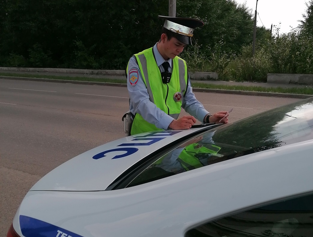 Сотрудники ГИБДД Каменска-Уральского ищут неплательщиков штрафов