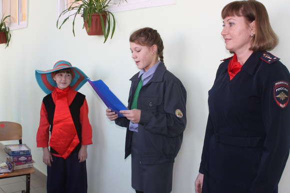 Первоклассников Колчеданской школы-интерната торжественно приняли в пешеходы