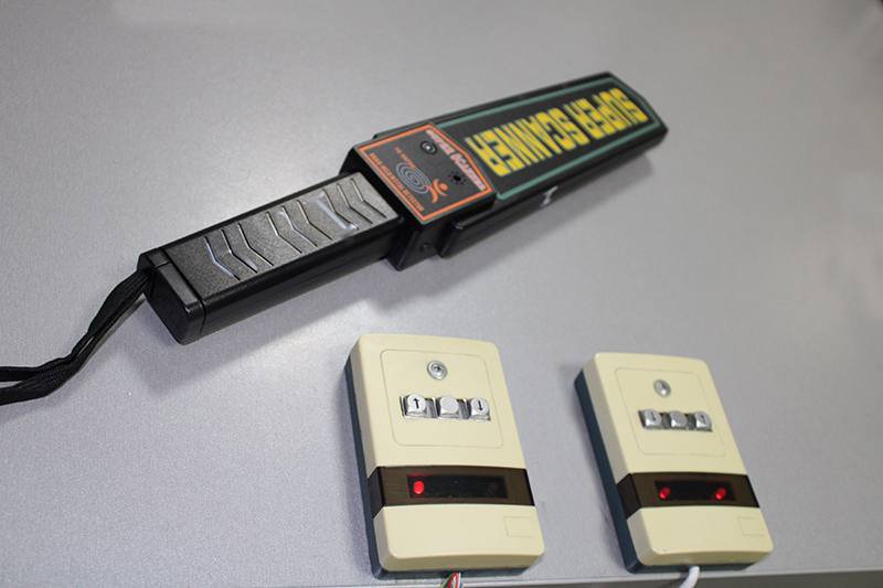 В свердловские суды пытались пронести боеприпасы, электрошокеры и "огнестрелы"