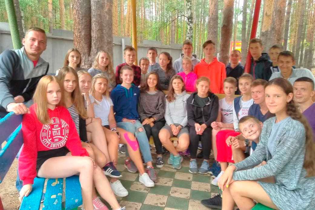 Местные чиновники наведались в лагерь «Исетские зори» под Каменском-Уральским. Визитом остались довольны: «Ребятам здесь скучать некогда!»