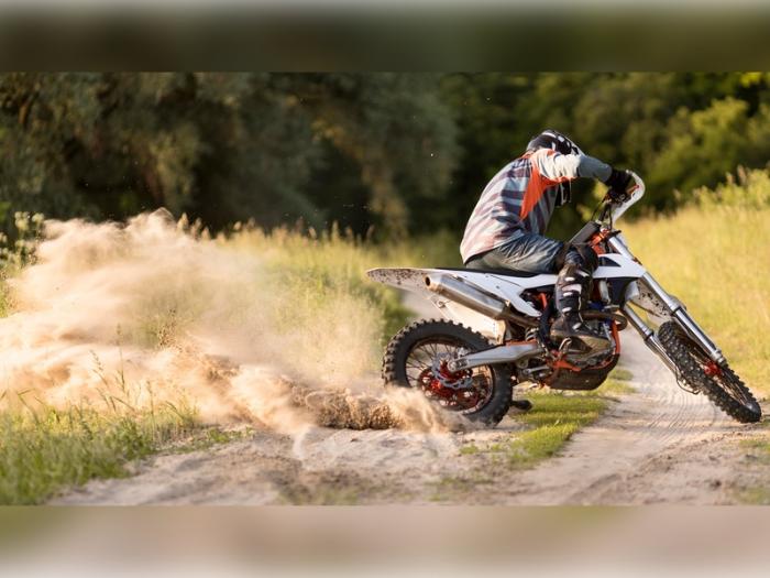 Проблемы с мотоциклистами в Каменске-Уральском: новые штрафы и запреты | Штрафы за езду на мотоциклах: новые правила для жителей Каменска-Уральского