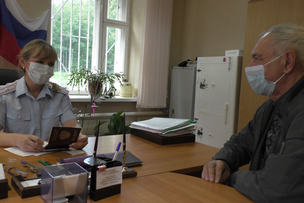 Общественники проверили отдел по вопросам миграции