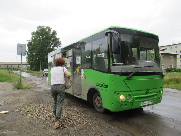 Два бизнесмена скинулись и установили остановку общественного транспорта в Каменске-Уральском – люди ждали ее четыре года…