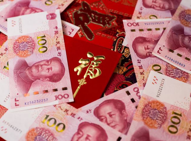 Жители Урала переходят на сбережения в валютах стран Азии | Уральцы стали чаще хранить сбережения в азиатских валютах