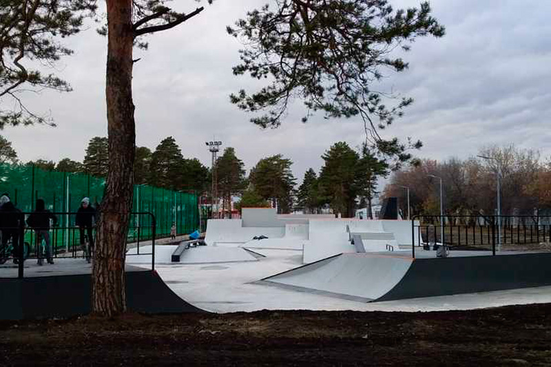 В воскресенье в Каменске-Уральском — открытие скейт-парка и 90-метрового памп-трека в «Космосе». Обещают шикарные показательные выступления! В воскресенье в Каменске-Уральском — открытие скейт-парка и 90-метрового памп-трека в «Космосе». Обещают шикарные показательные выступления!