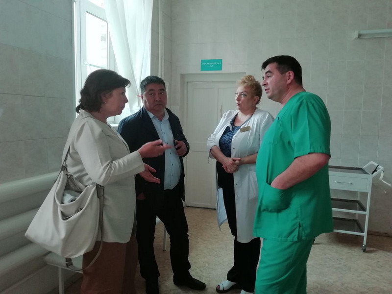 Специалисты областного Минздрава приехали в Каменск-Уральский и пообещали переоснащать больницу для пациентов с почечной недостаточностью